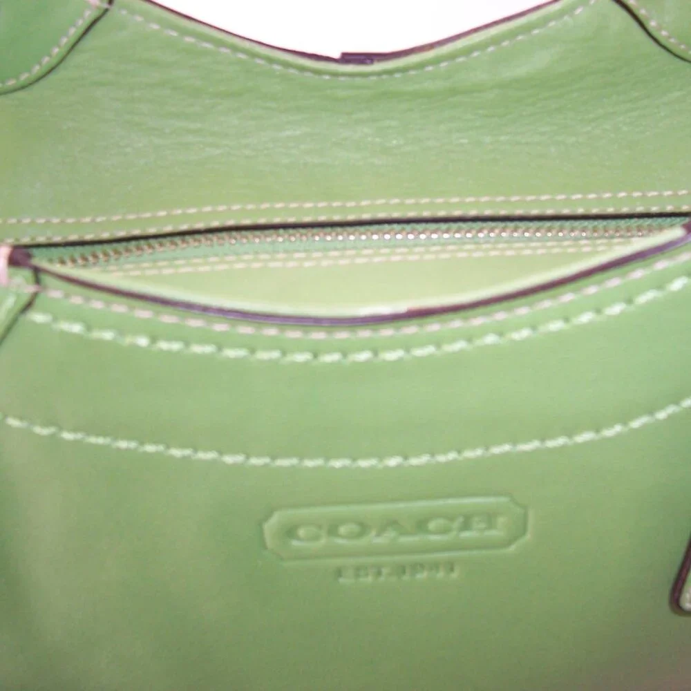 Coach Shoulder Bag Liime Green In Excellent Condition